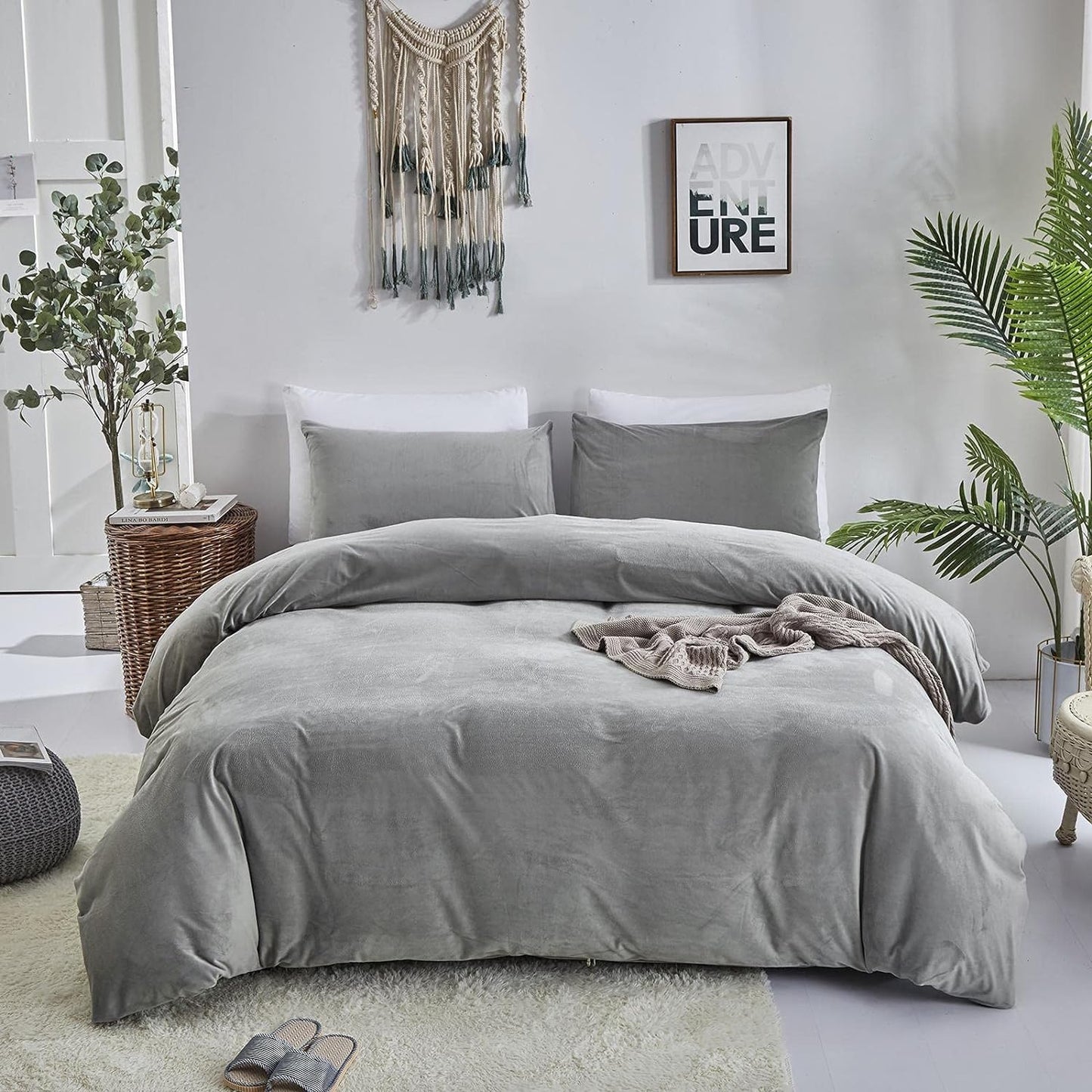 Luxury Matt Velvet Bedding Set Duvet Cover with Fitted Sheet and Pillowcases - Soft and Cosy Bedding for a Comfortable Night's Sleep